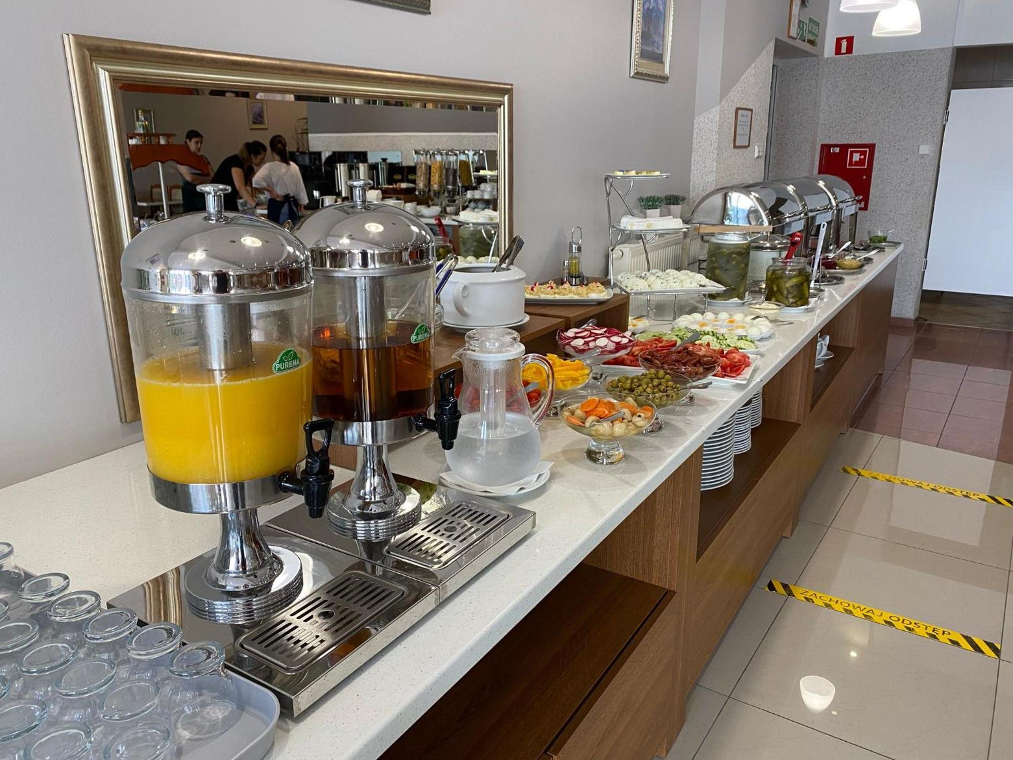 Eva Hotel Mrągowo Buitenkant foto