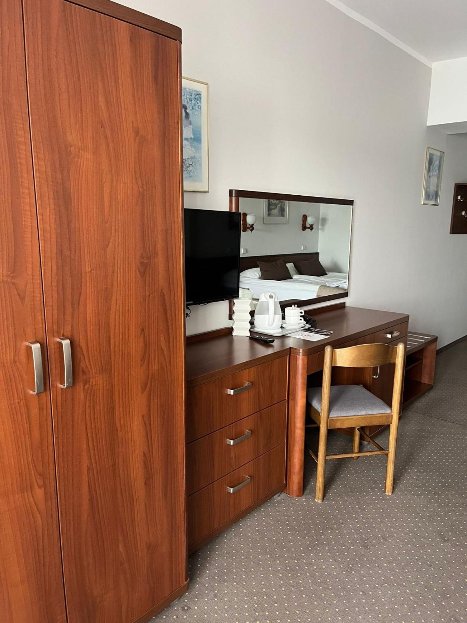 Eva Hotel Mrągowo Buitenkant foto
