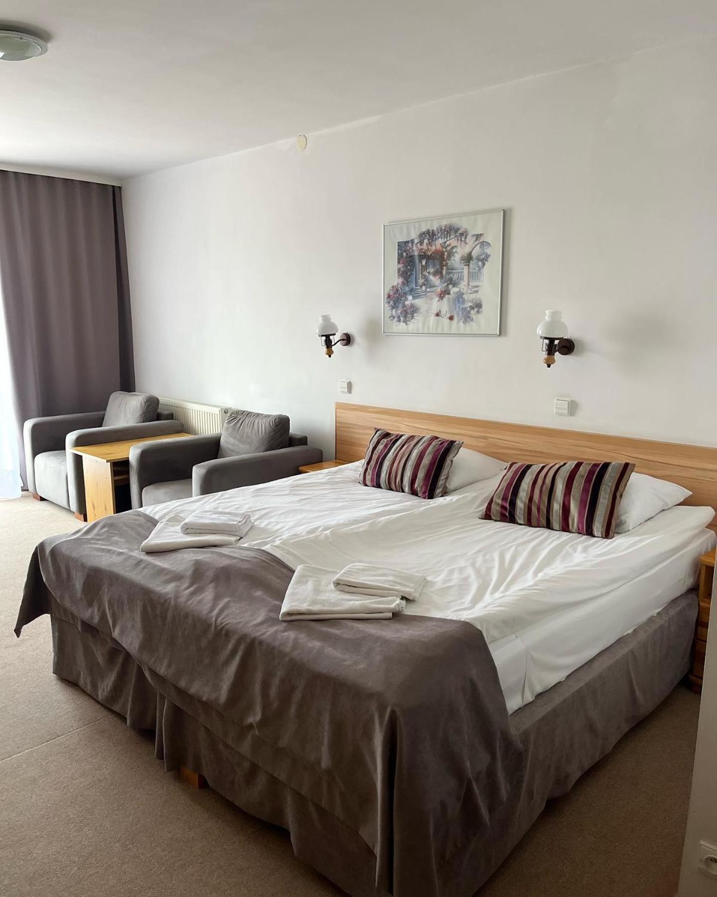 Eva Hotel Mrągowo Buitenkant foto